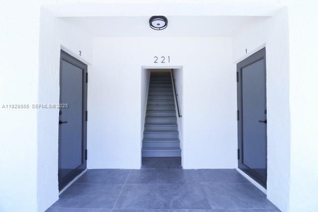 LAWRENCE ESTATE LAND CO - Residential Lease