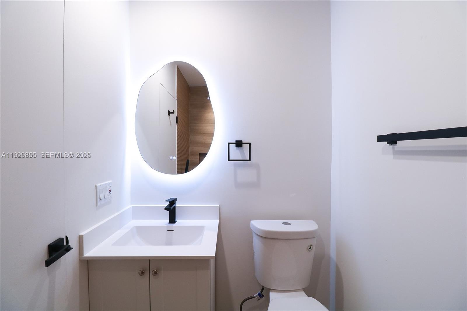 LAWRENCE ESTATE LAND CO - Residential Lease