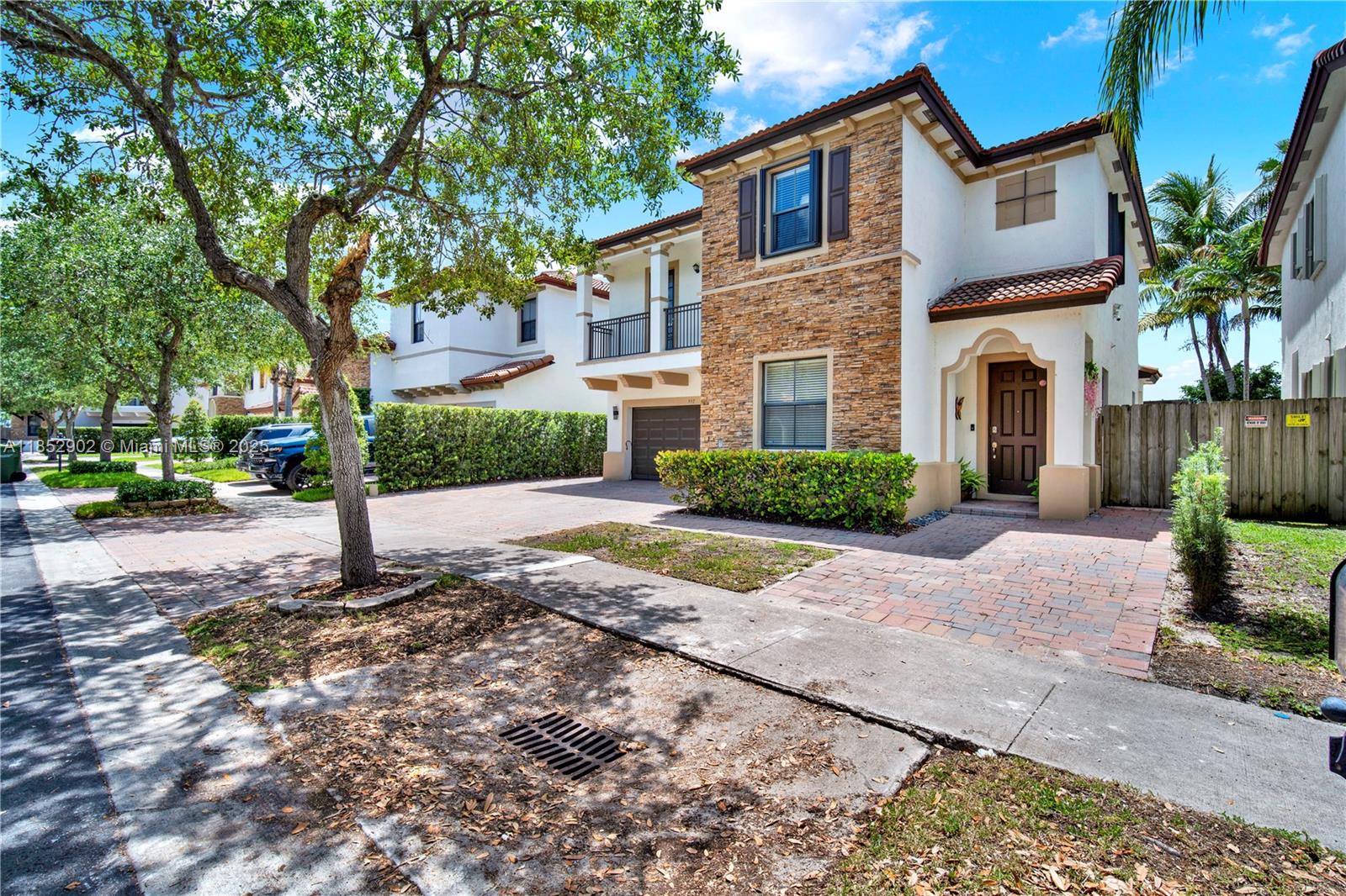 557 SE 37th Place