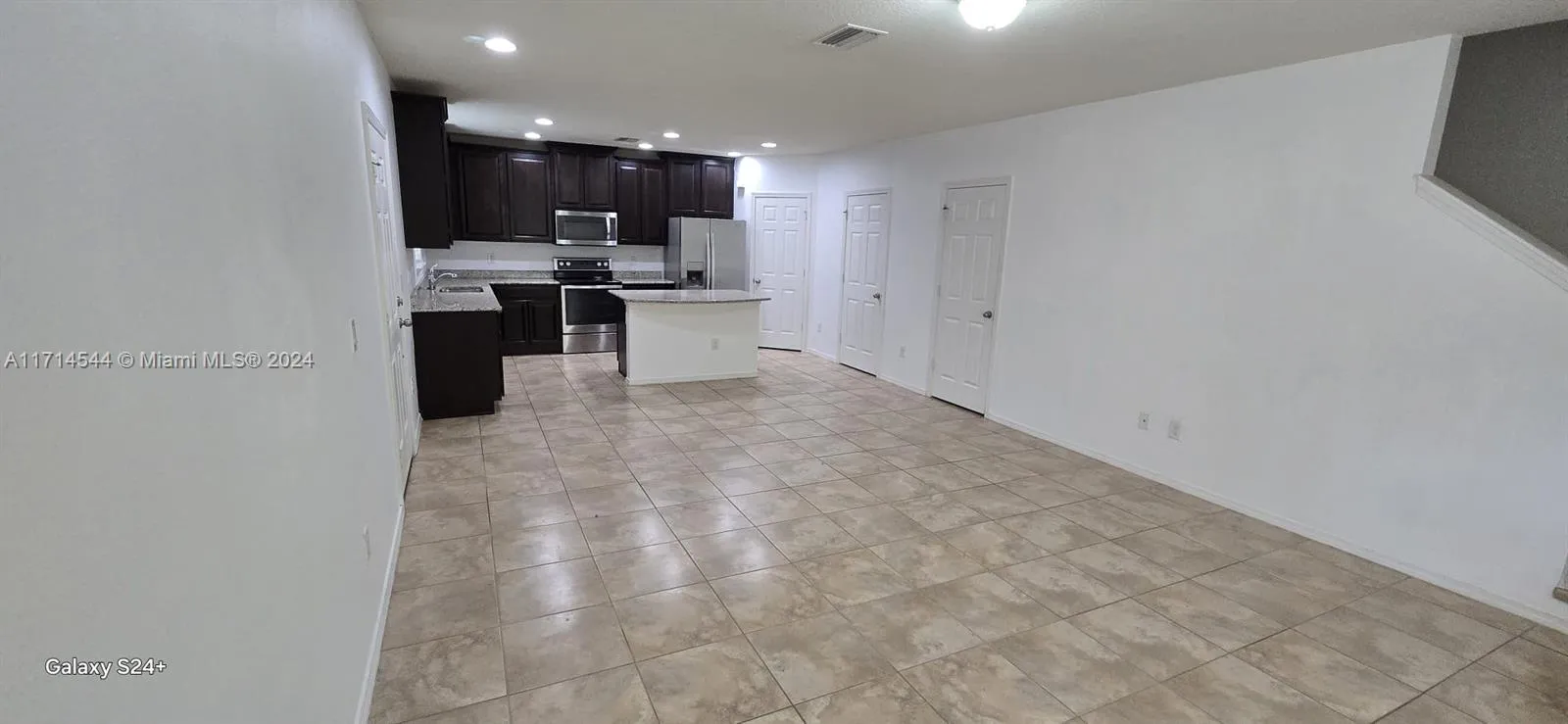 Riverview, Florida 33578, United States, 2 Bedrooms Bedrooms, ,3 BathroomsBathrooms,Residential,Pending,23881