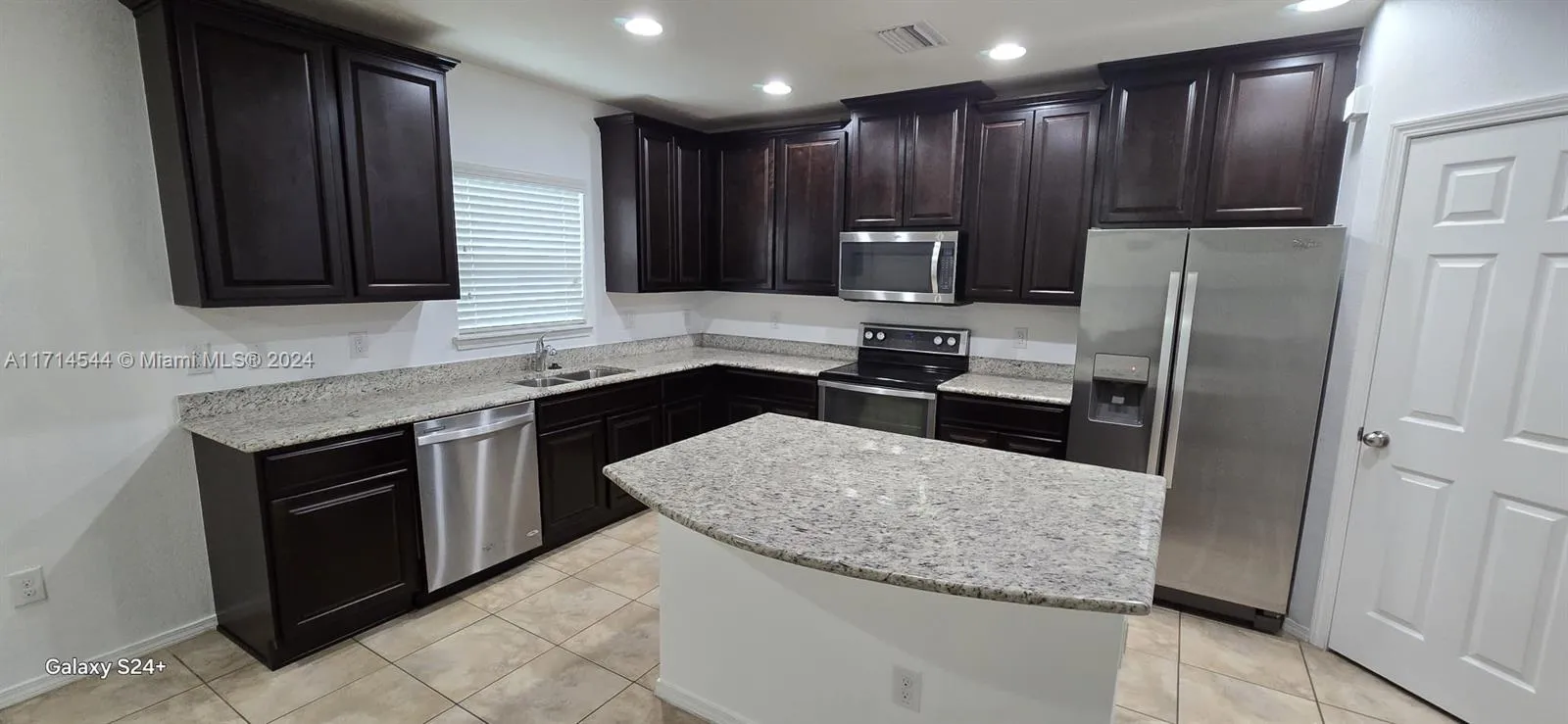 Riverview, Florida 33578, United States, 2 Bedrooms Bedrooms, ,3 BathroomsBathrooms,Residential,Pending,23881