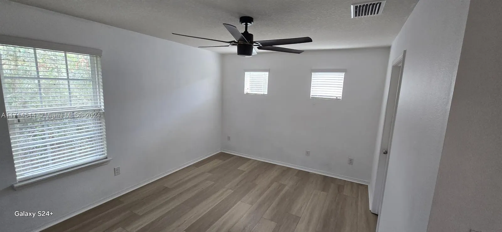 Riverview, Florida 33578, United States, 2 Bedrooms Bedrooms, ,3 BathroomsBathrooms,Residential,Pending,23881