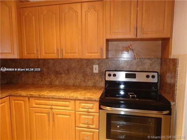 15225 NE 6th Ave B207