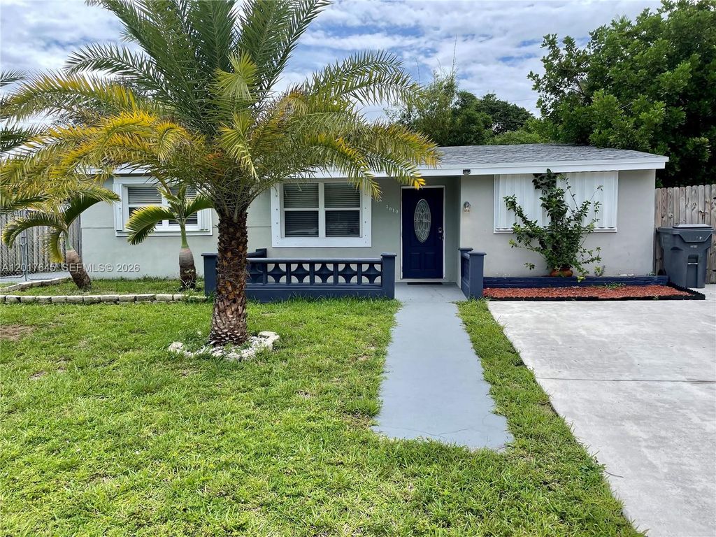 Photo of 3010 N 73rd Ave, Hollywood, FL 33024 (MLS # A12017645)