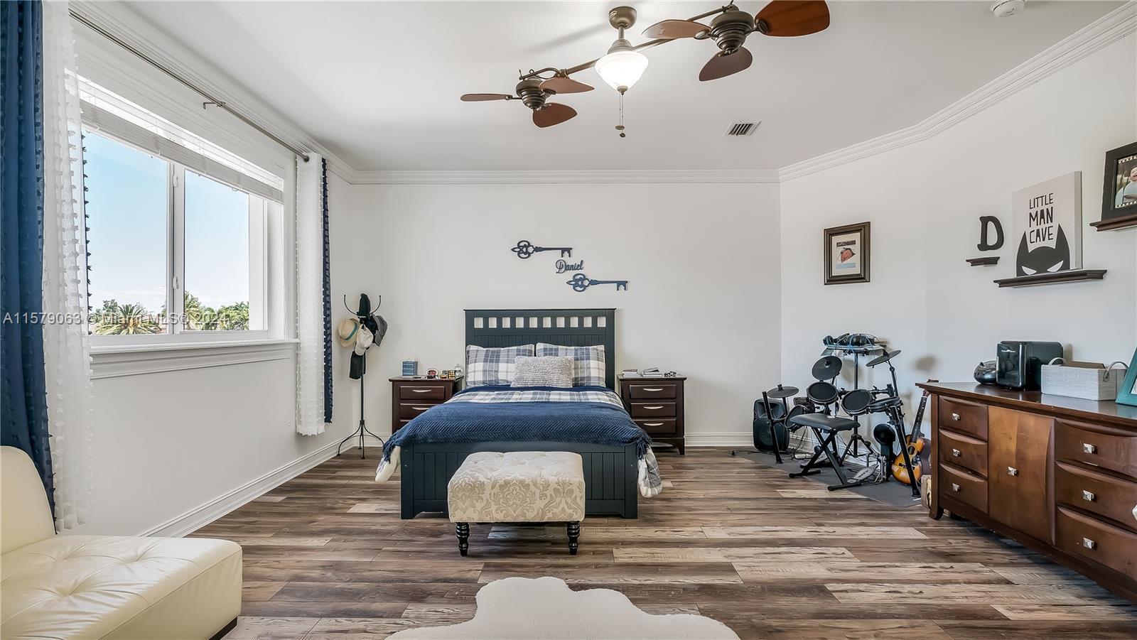 FRIENDLY ACRES - Residential