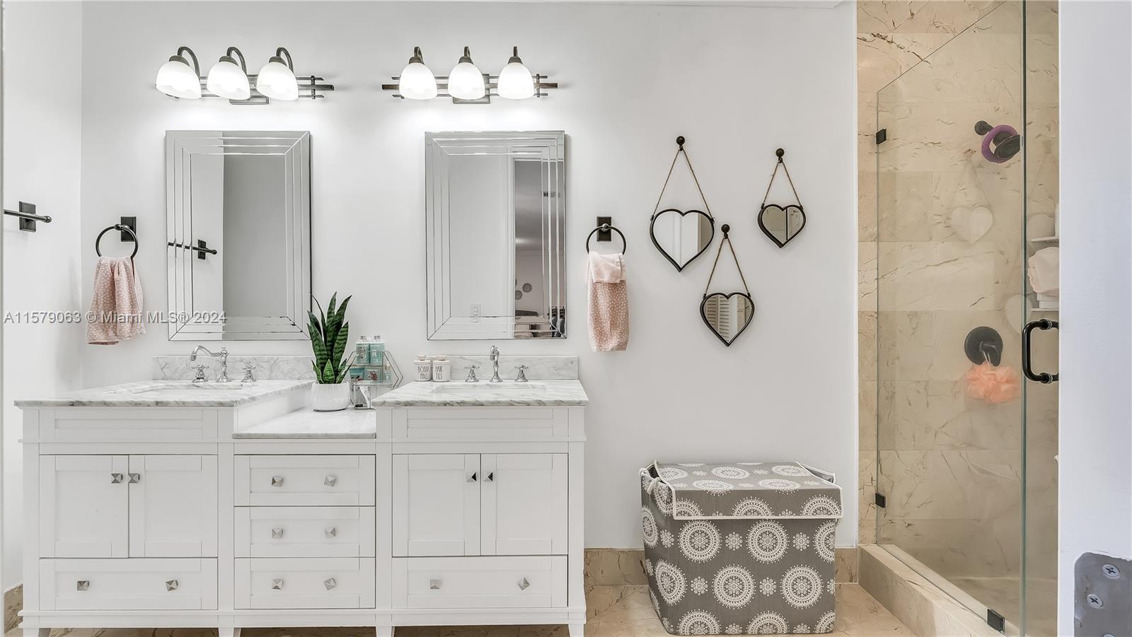 FRIENDLY ACRES - Residential