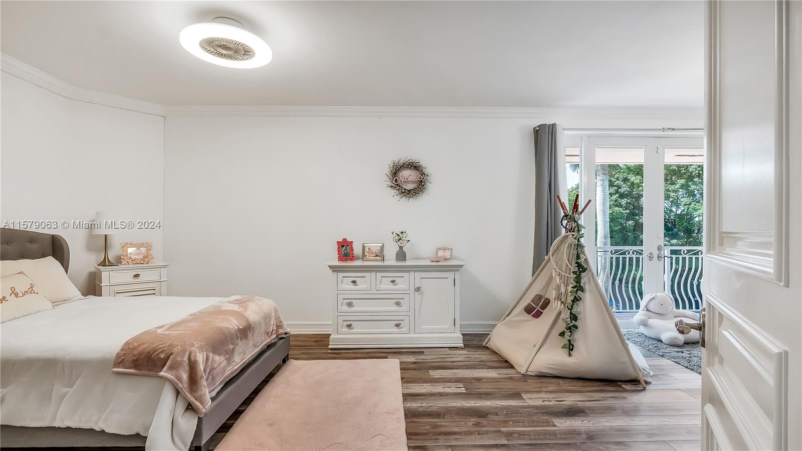 FRIENDLY ACRES - Residential