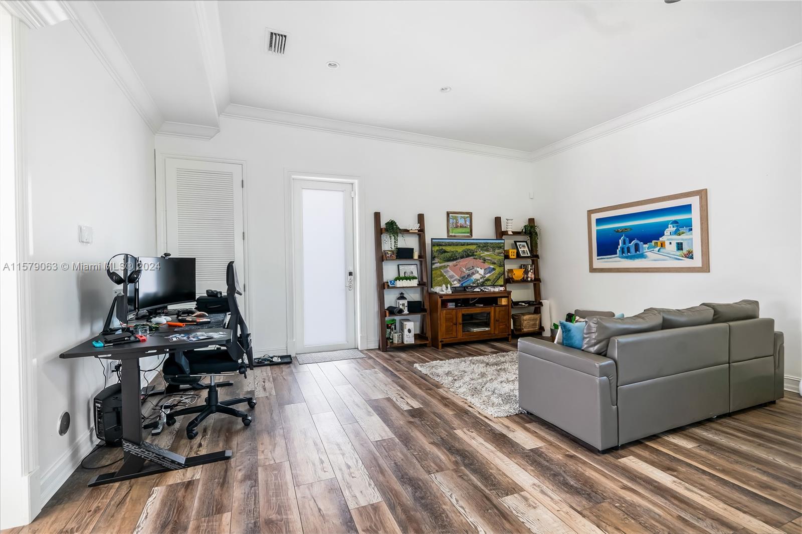 FRIENDLY ACRES - Residential