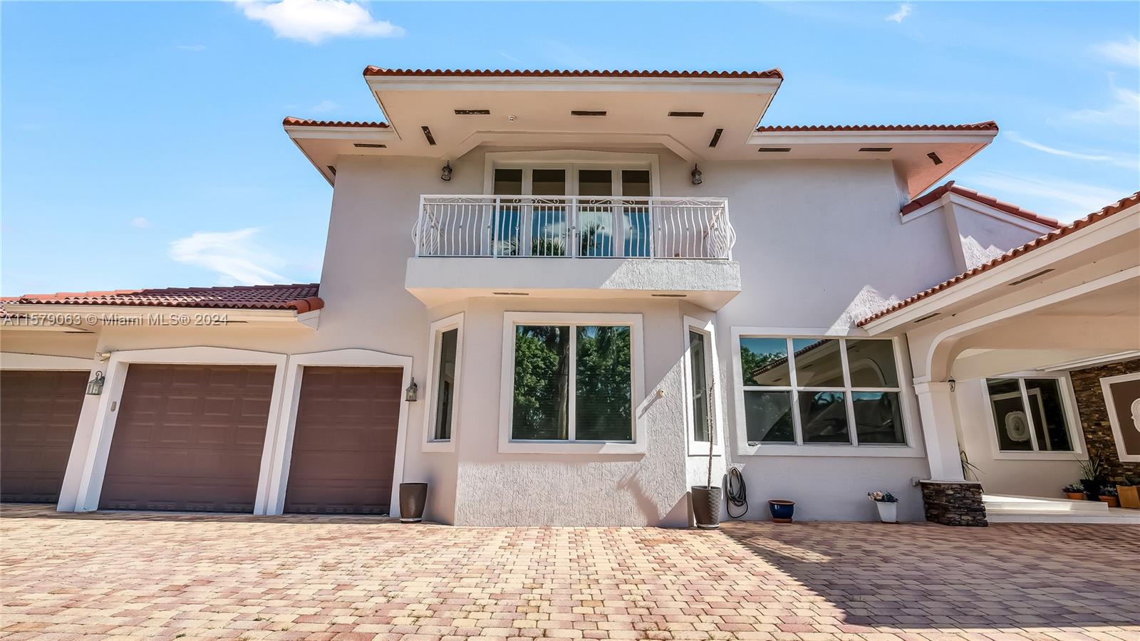 FRIENDLY ACRES - Residential