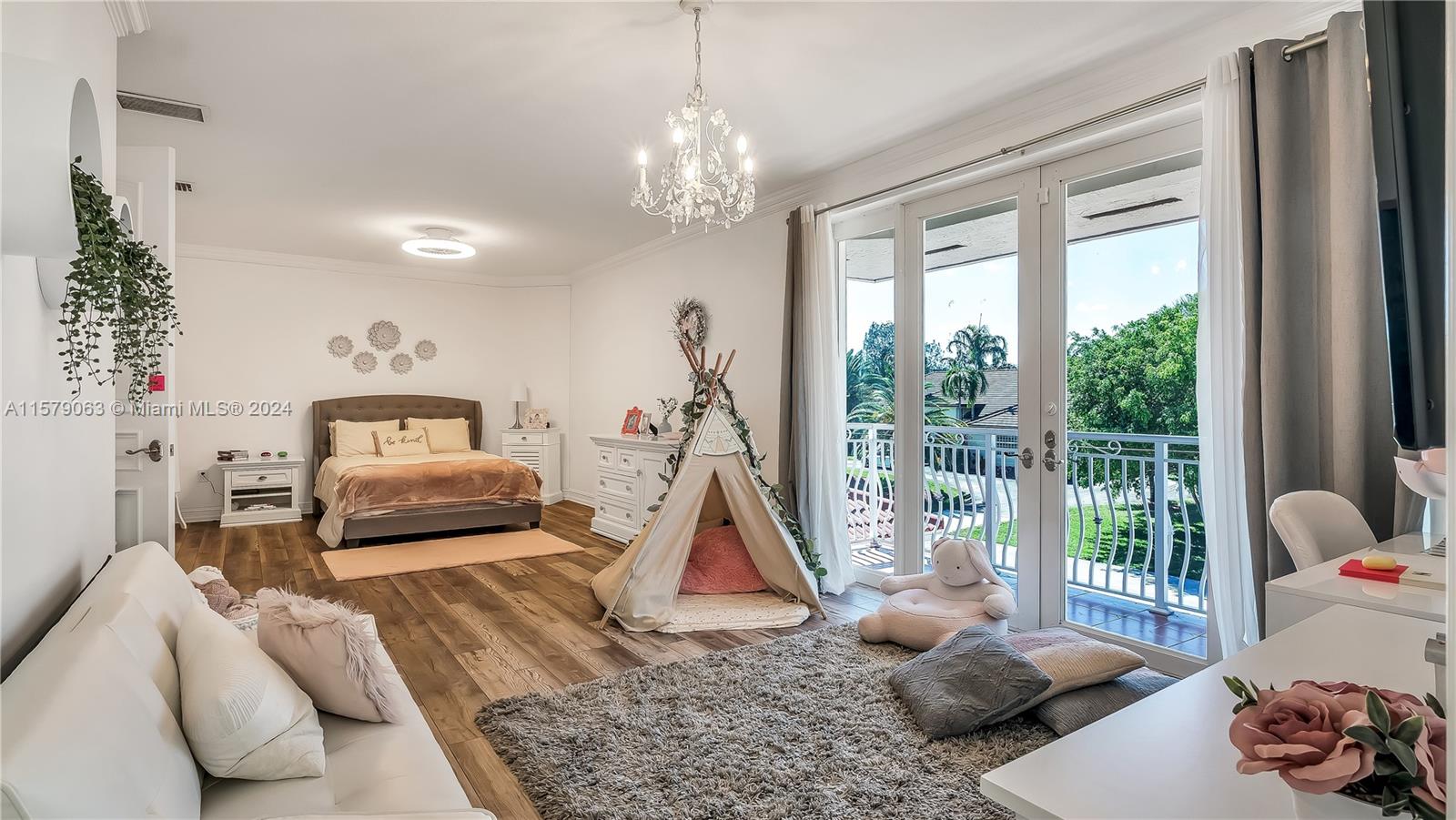 FRIENDLY ACRES - Residential