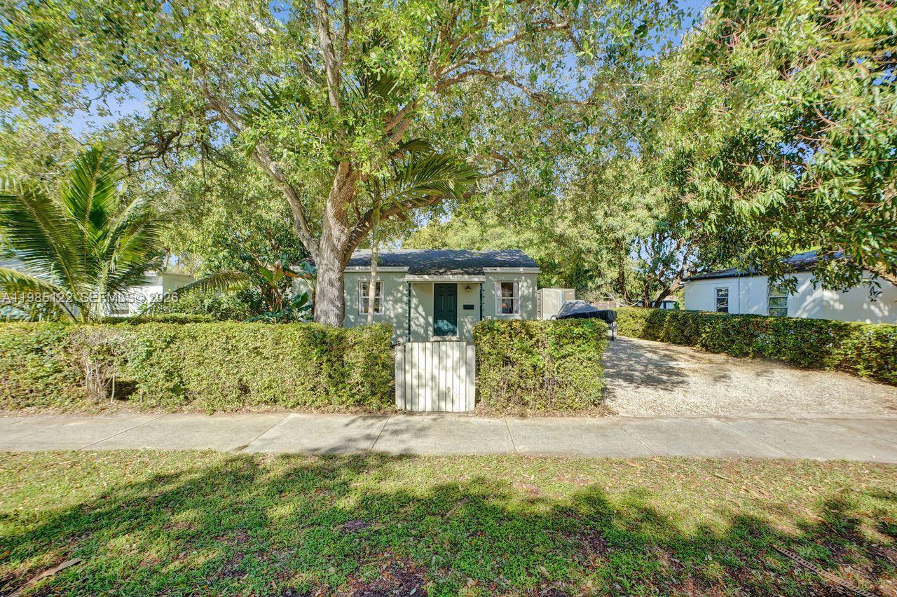 View photos, virtual tours, details... 6420 SW 58th Pl