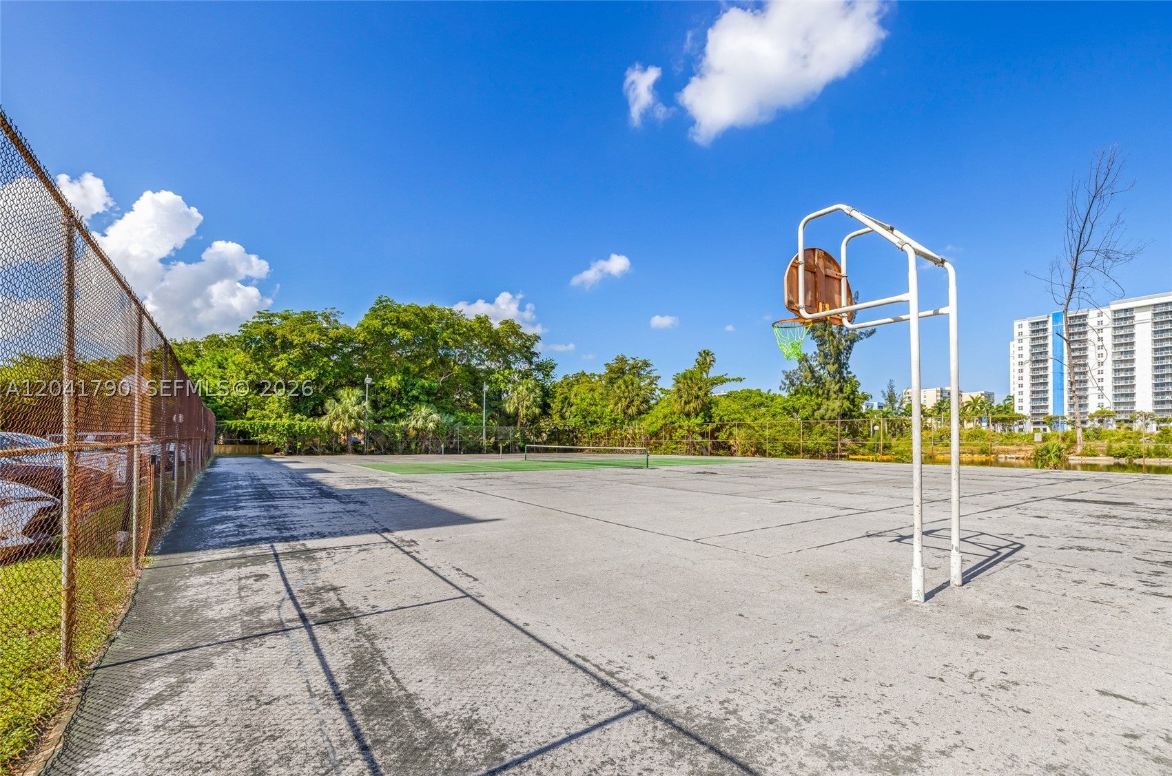 4805 NW 7th St 302-15
