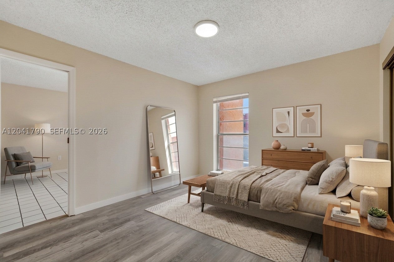 4805 NW 7th St 302-15