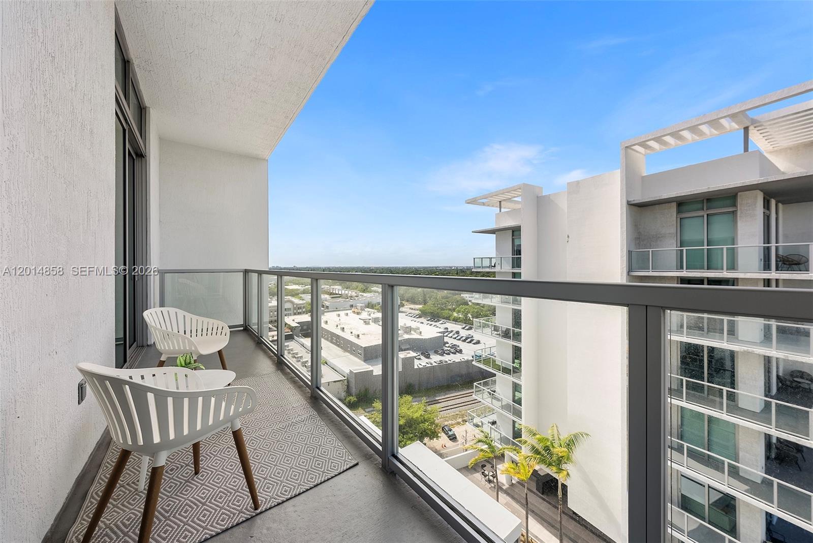 QUADRO CONDO - Residential