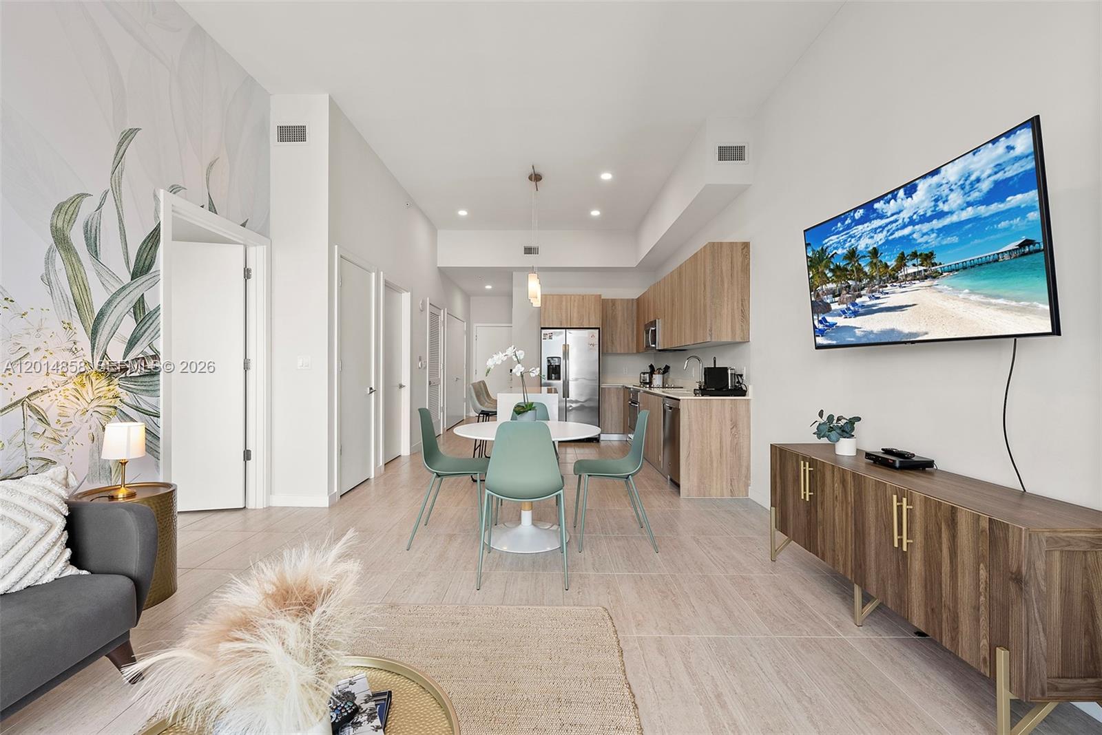 QUADRO CONDO - Residential