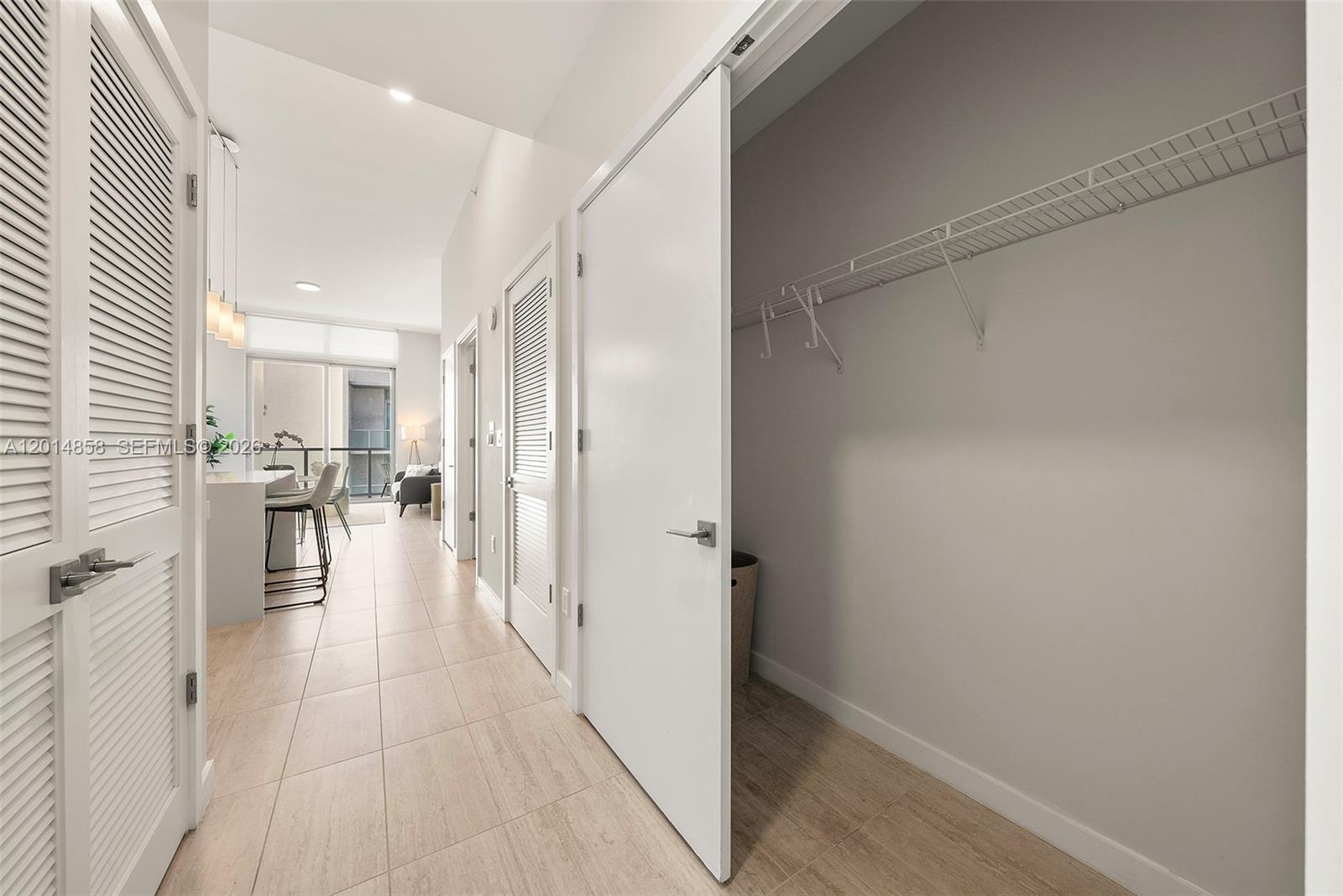 QUADRO CONDO - Residential