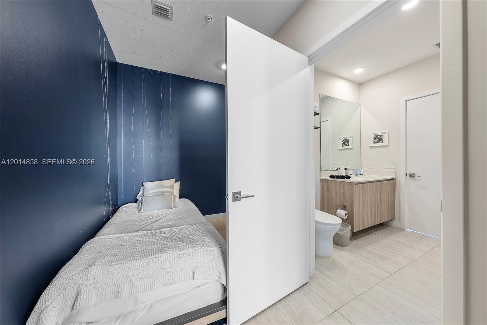 QUADRO CONDO - Residential