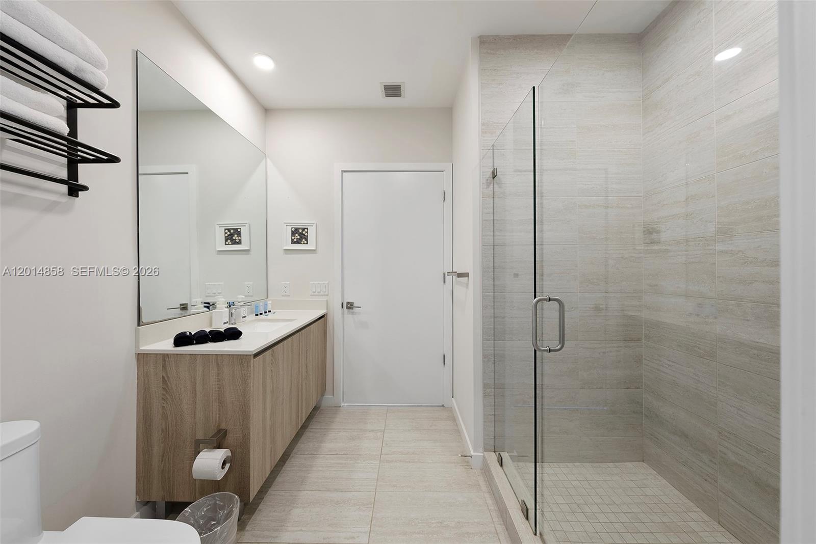 QUADRO CONDO - Residential