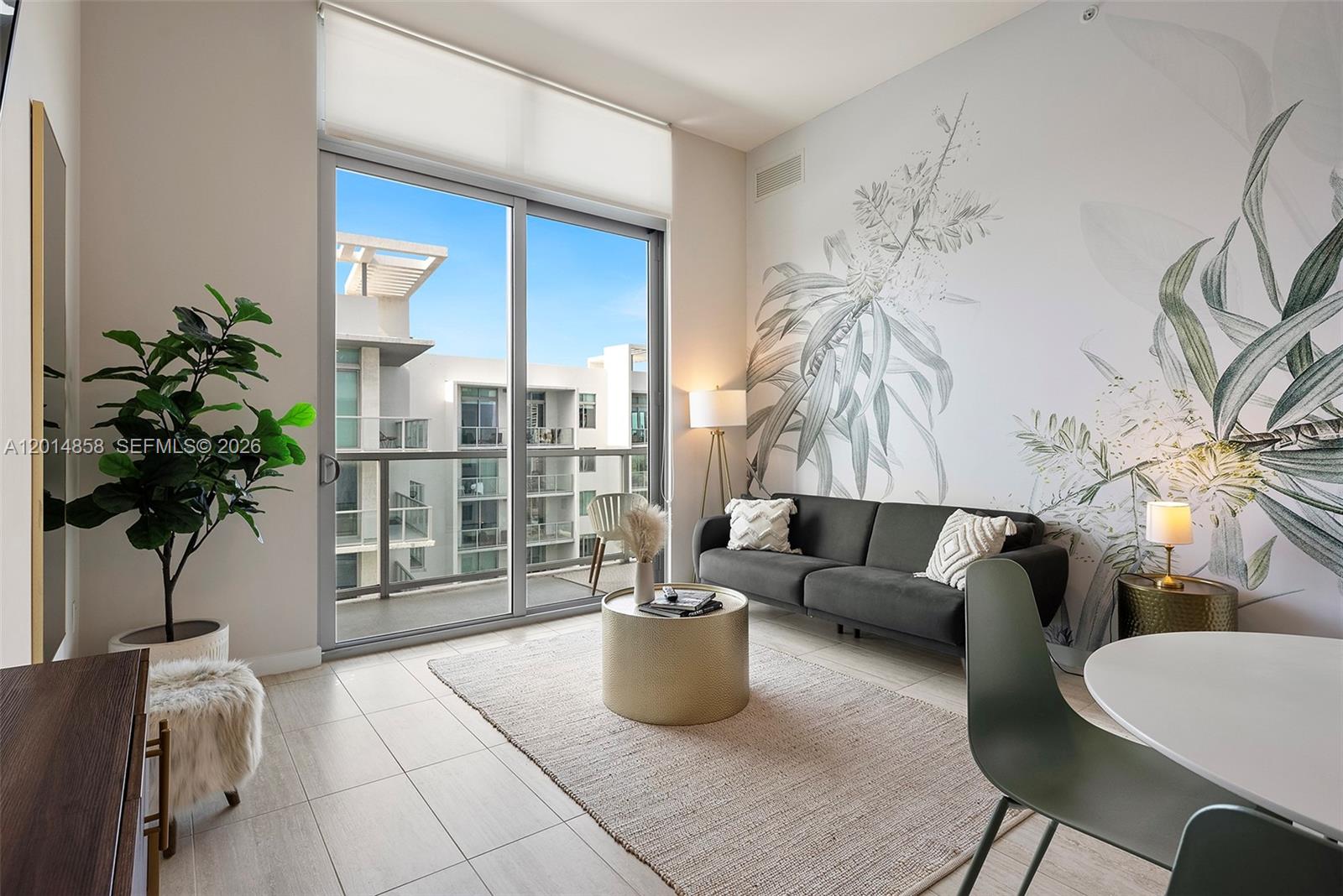 QUADRO CONDO - Residential