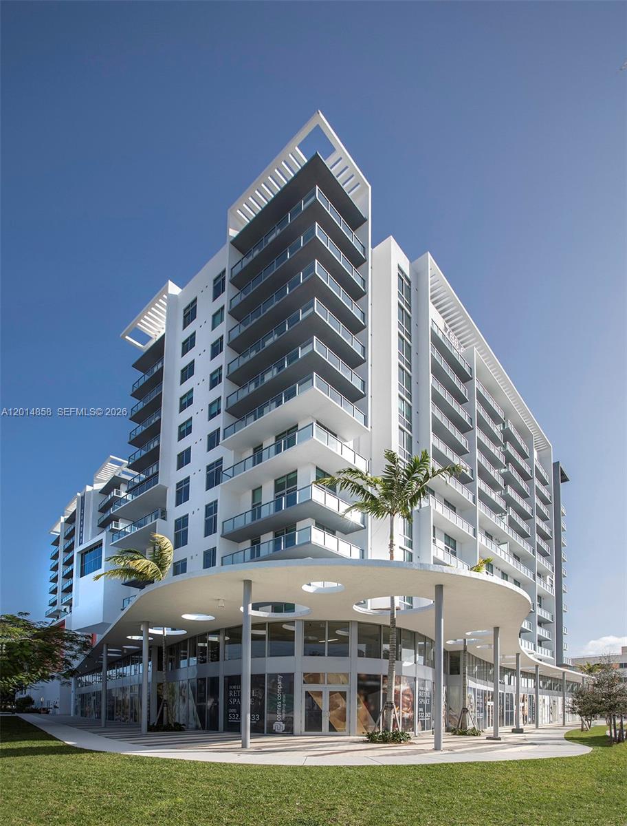 QUADRO CONDO - Residential