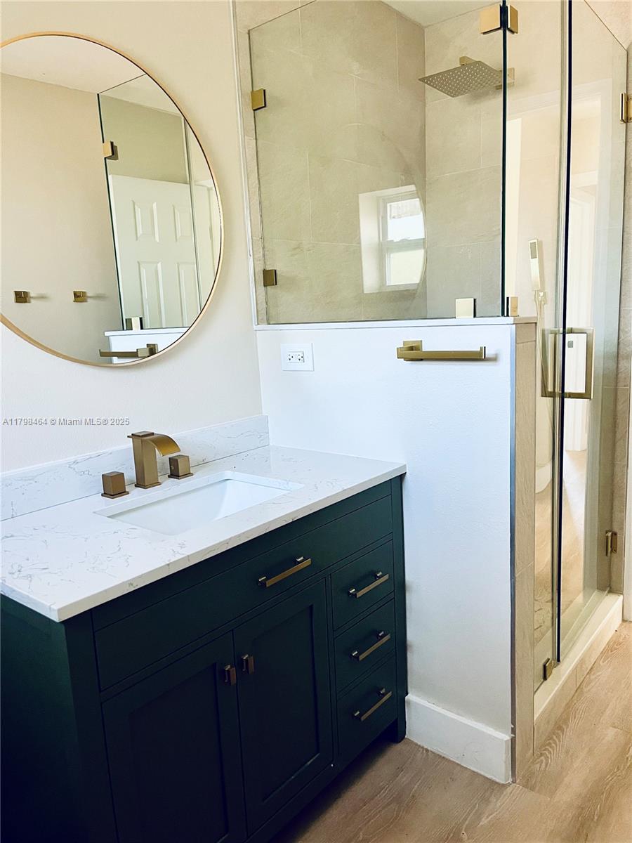 BELLE AIRE LAGOON - Residential