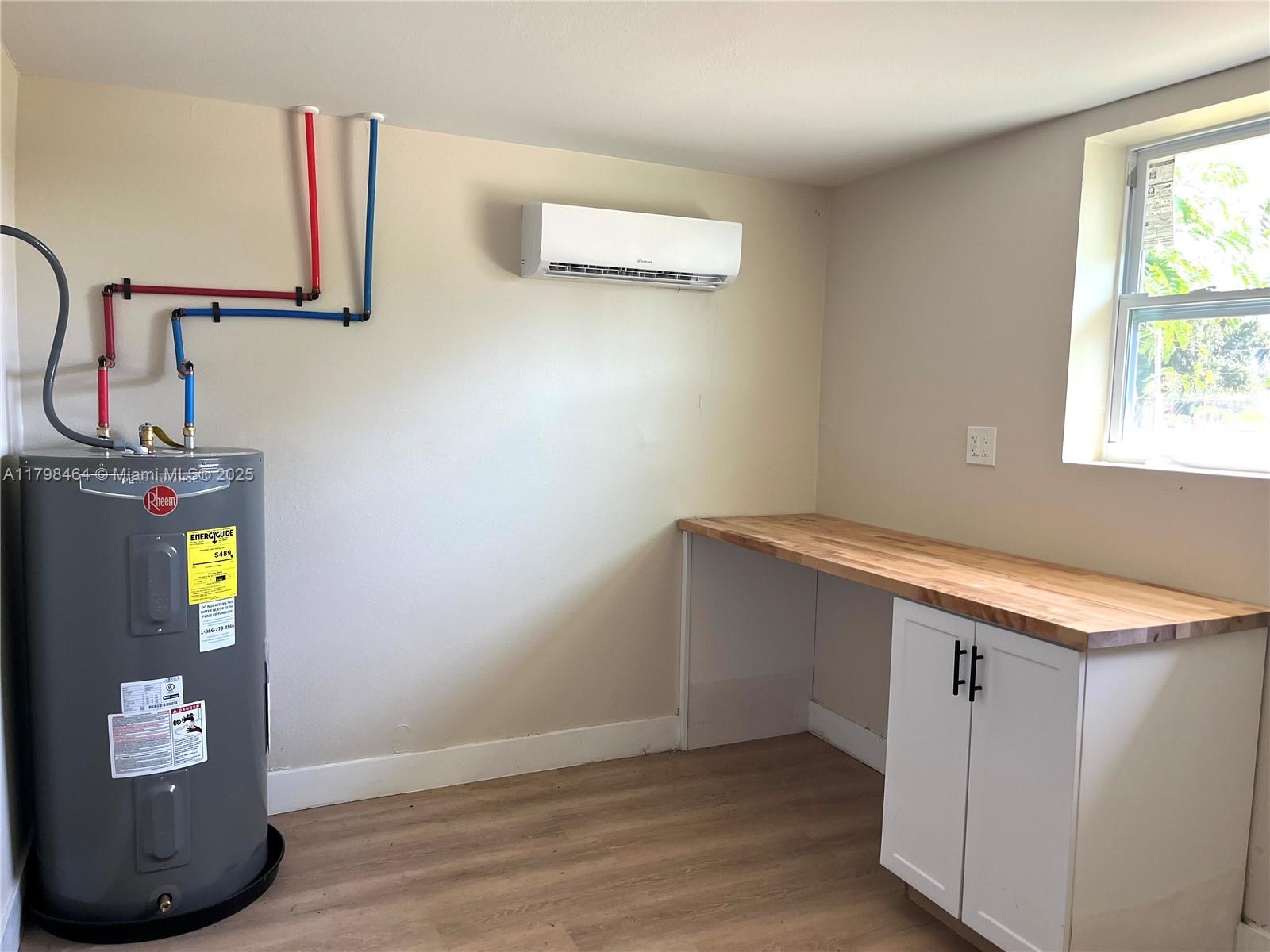 BELLE AIRE LAGOON - Residential