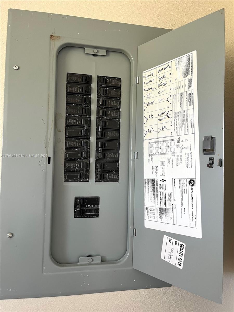 BELLE AIRE LAGOON - Residential