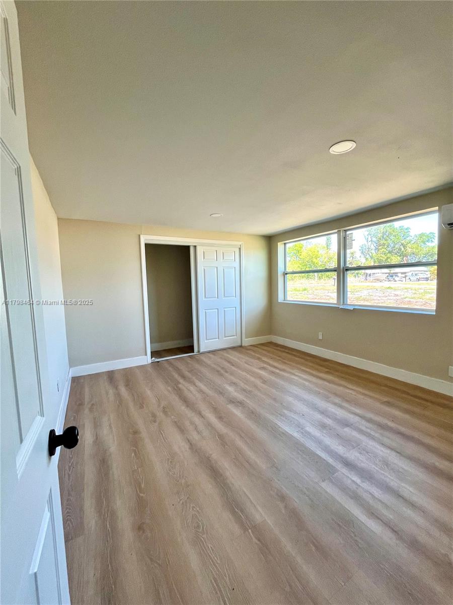 BELLE AIRE LAGOON - Residential