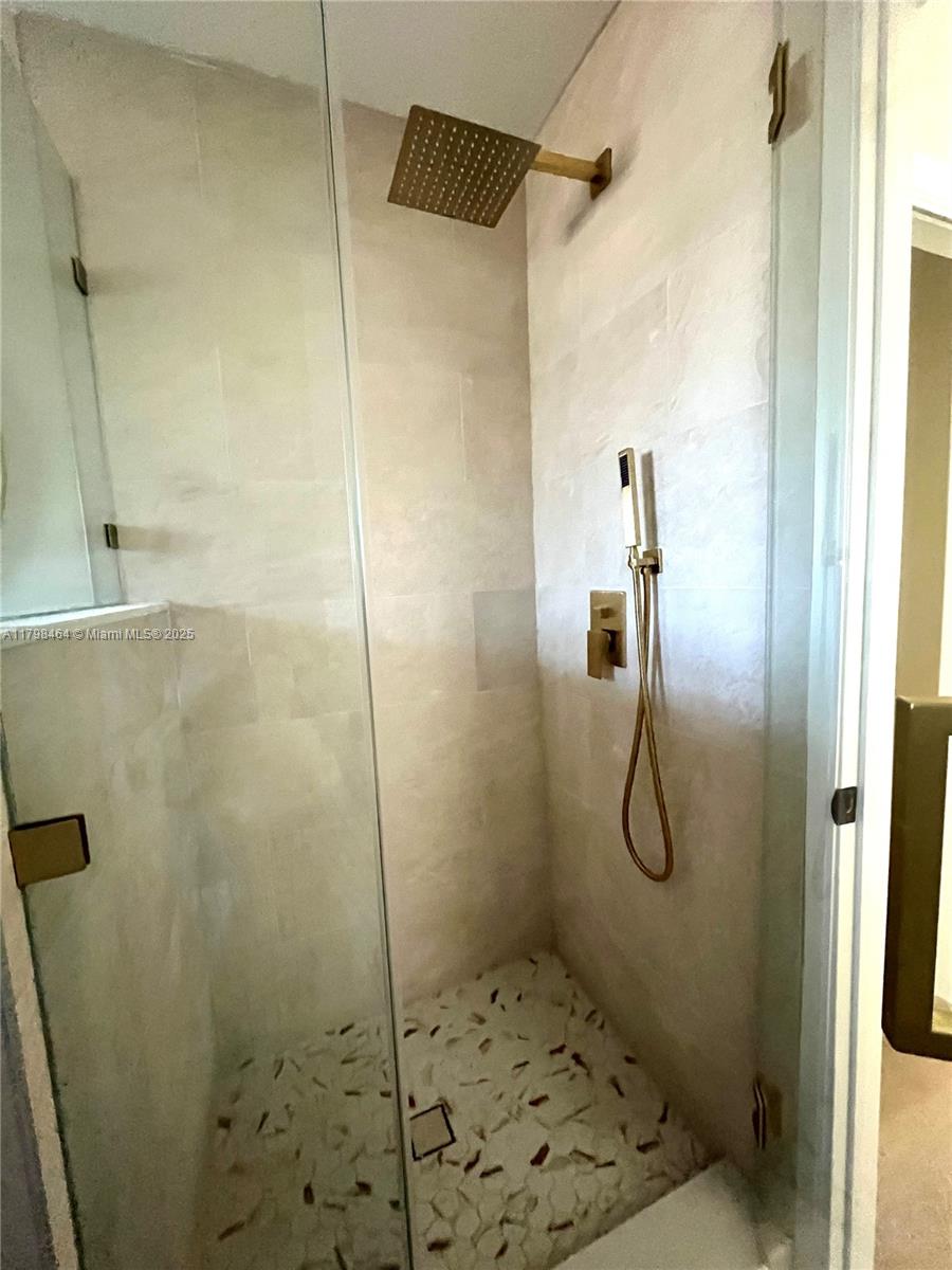 BELLE AIRE LAGOON - Residential