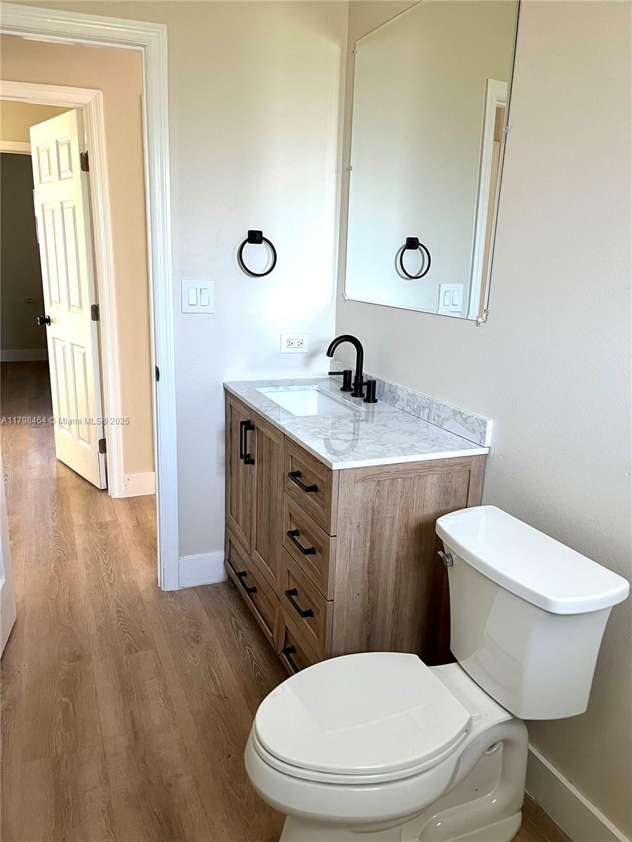 BELLE AIRE LAGOON - Residential