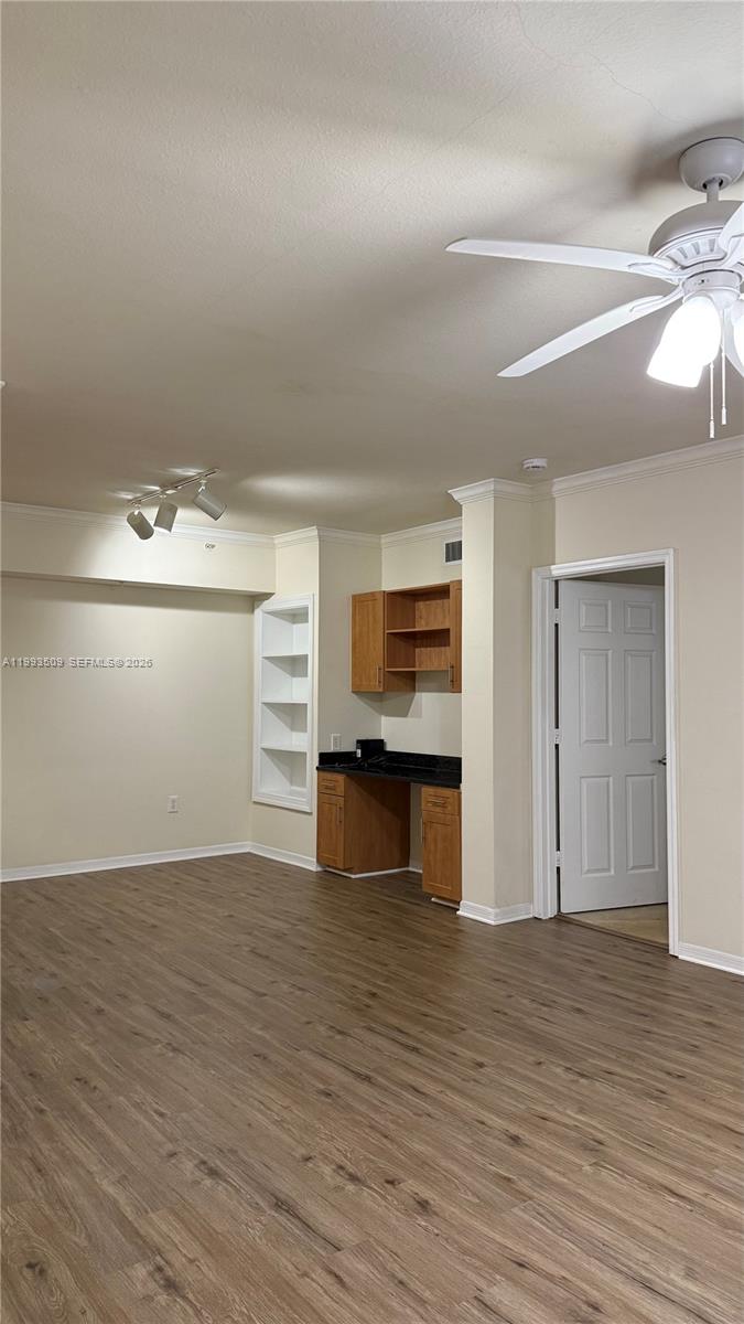 6458 Emerald Dunes Dr 108