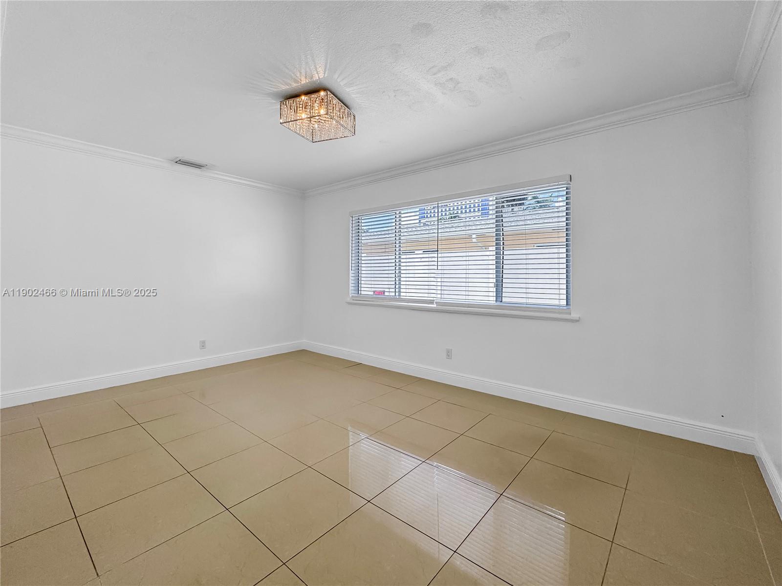 LAUDERDALE - Residential Lease