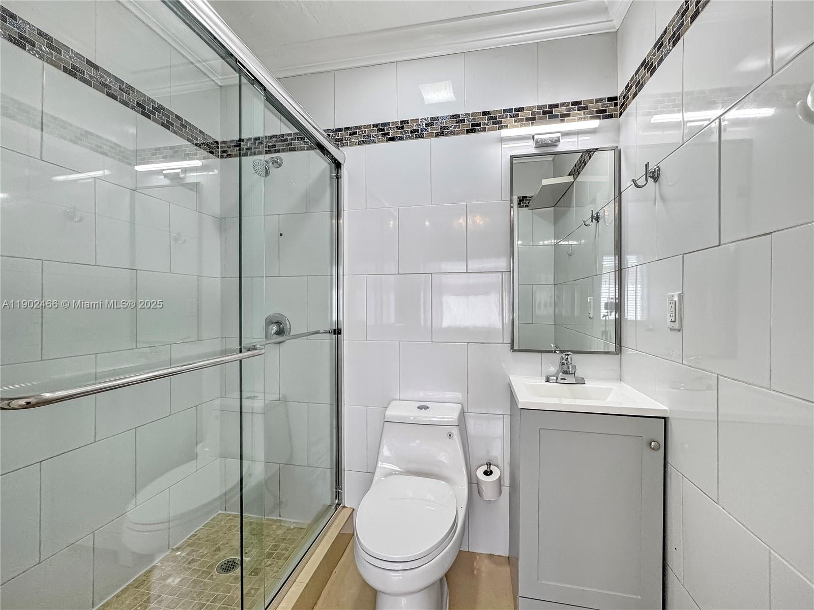 LAUDERDALE - Residential Lease