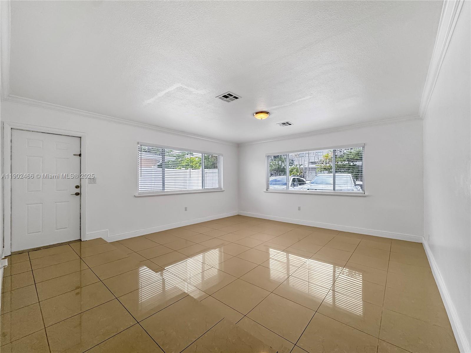 LAUDERDALE - Residential Lease