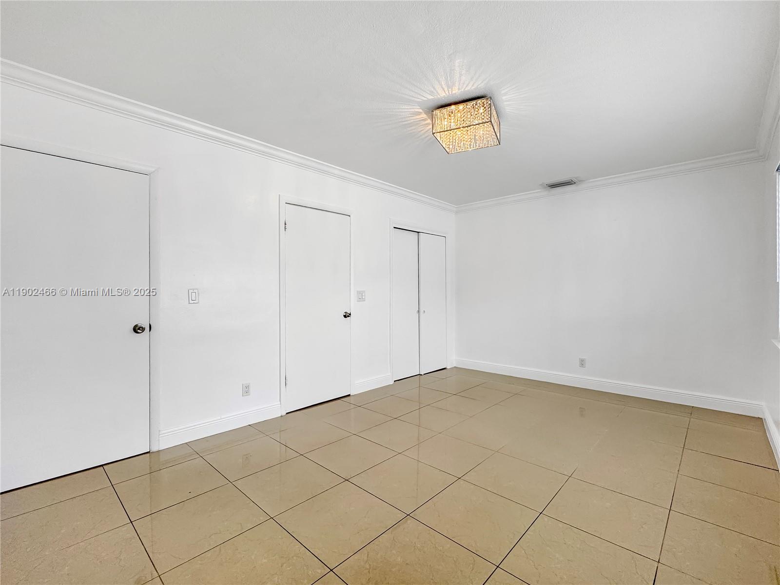 LAUDERDALE - Residential Lease
