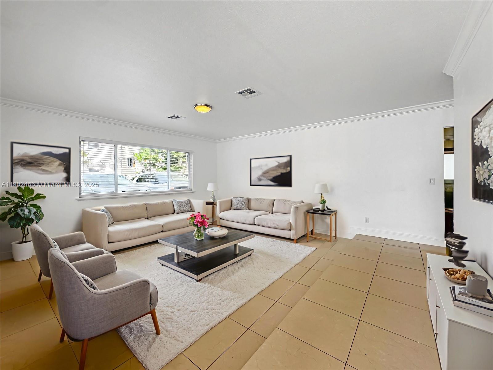 LAUDERDALE - Residential Lease