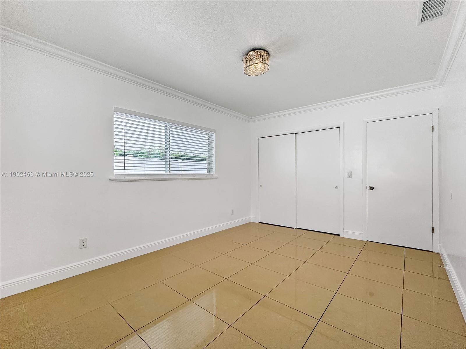 LAUDERDALE - Residential Lease