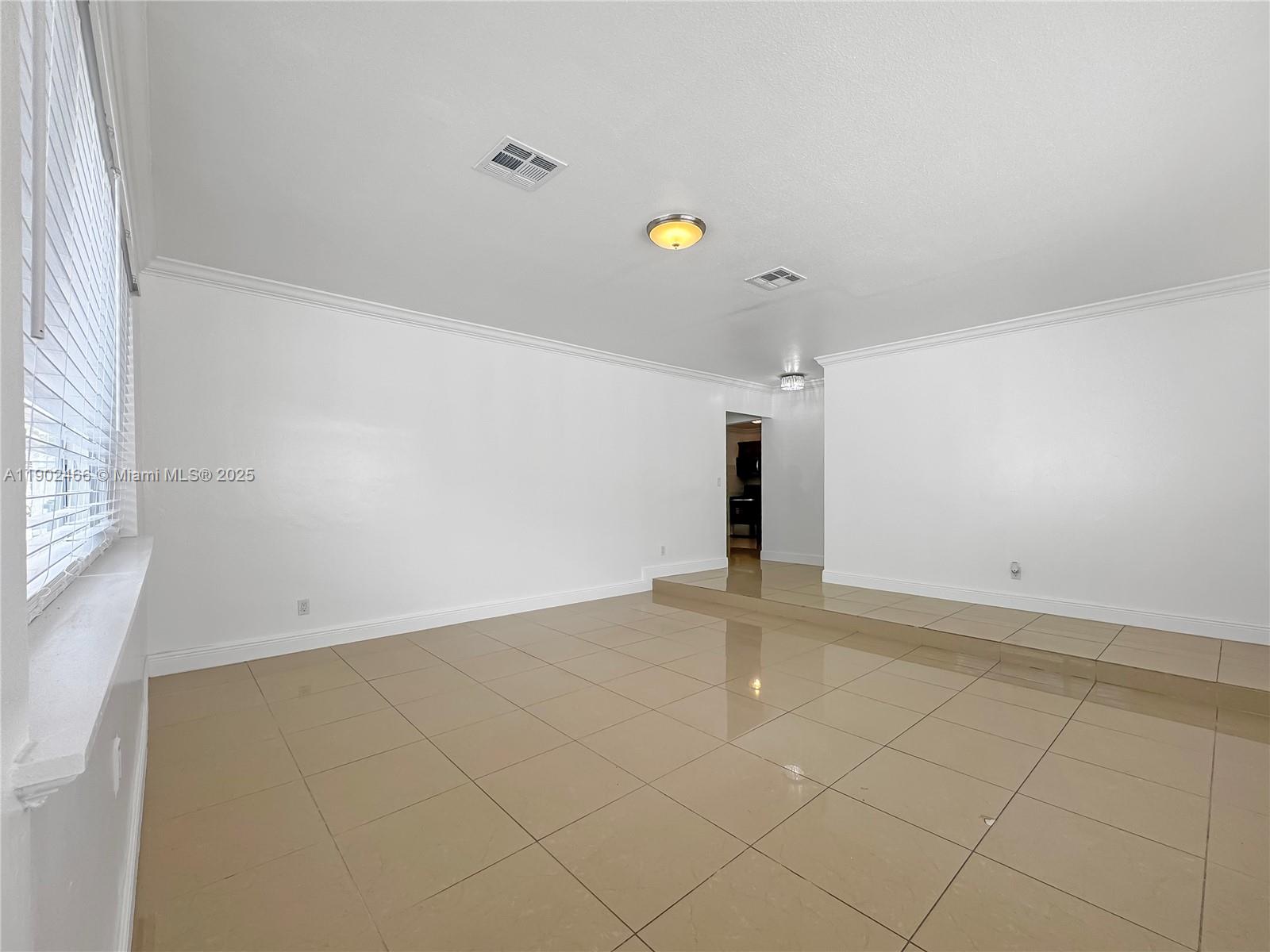 LAUDERDALE - Residential Lease