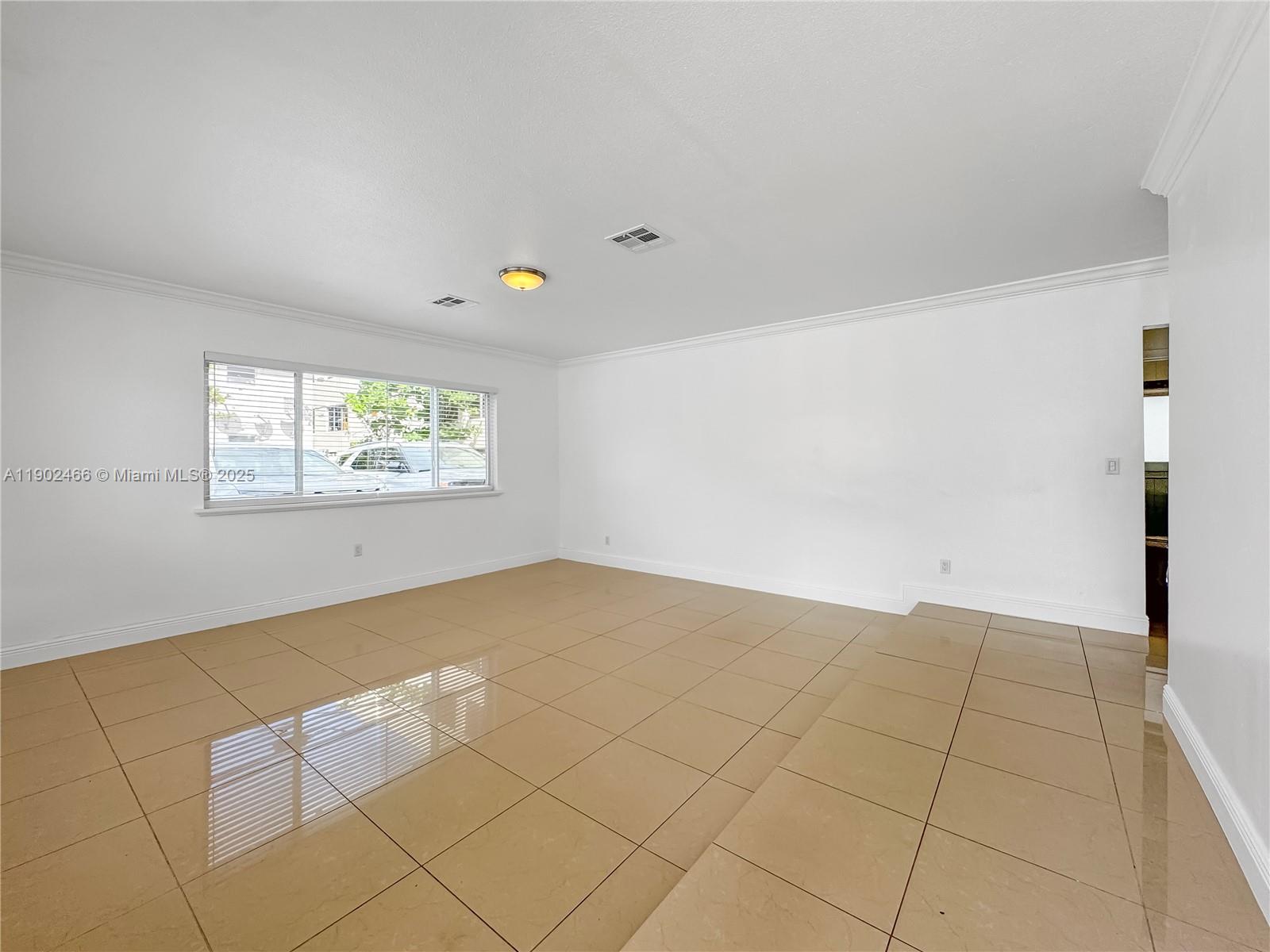 LAUDERDALE - Residential Lease