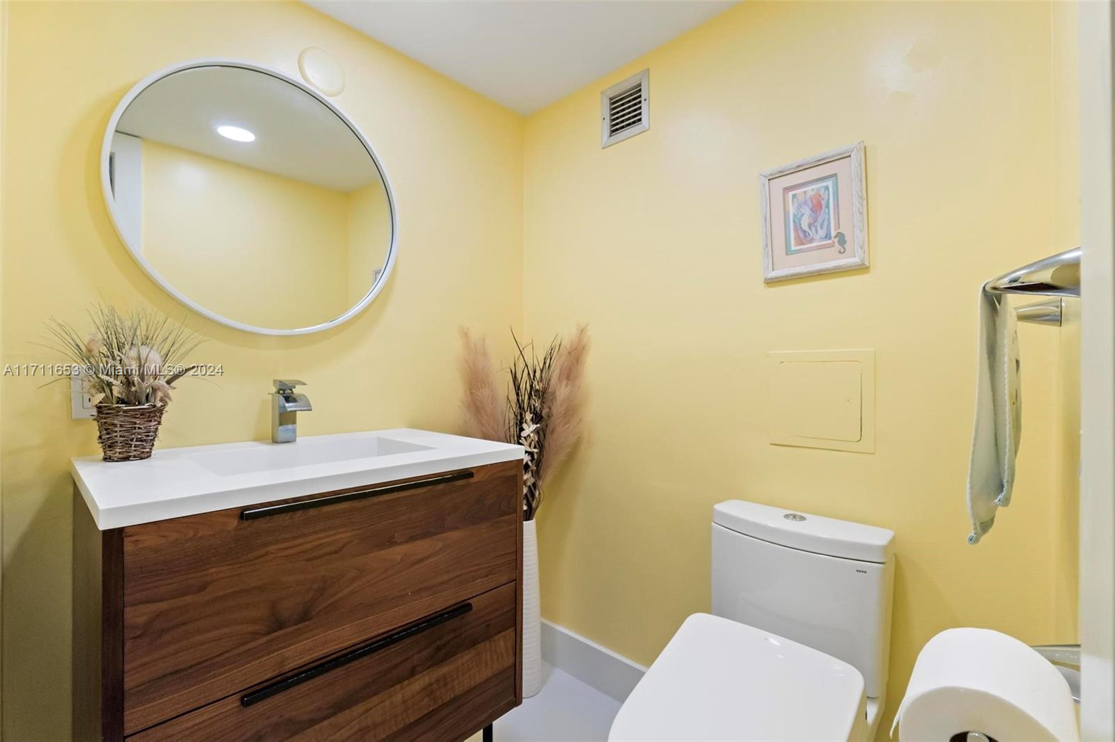 GALLEON CONDO - Residential