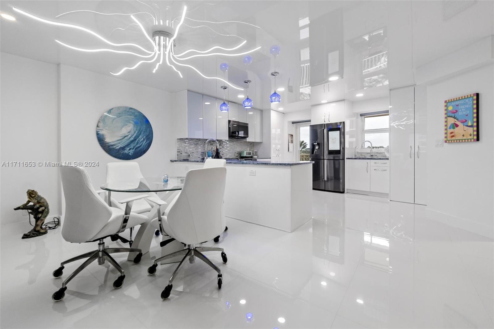 GALLEON CONDO - Residential