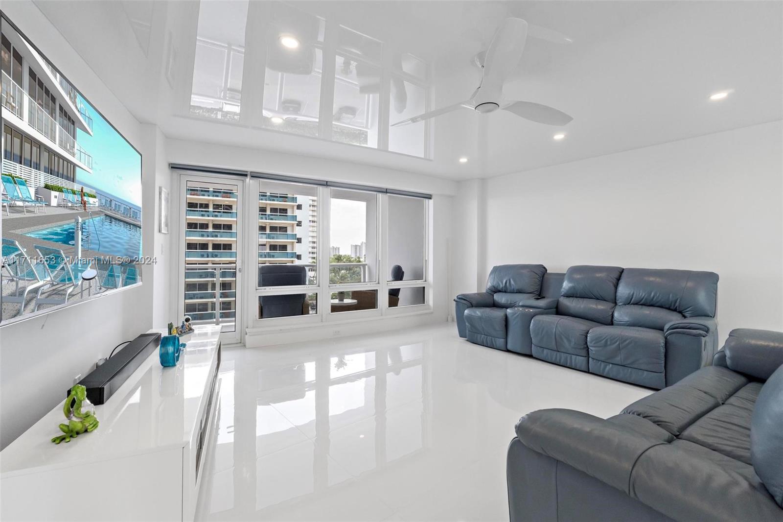 GALLEON CONDO - Residential