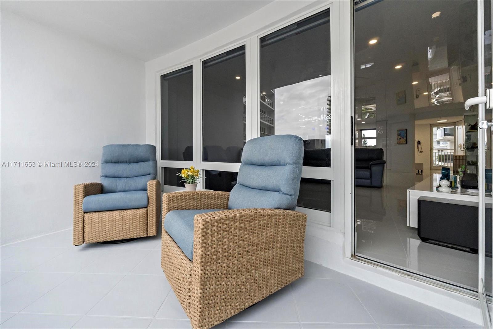 GALLEON CONDO - Residential