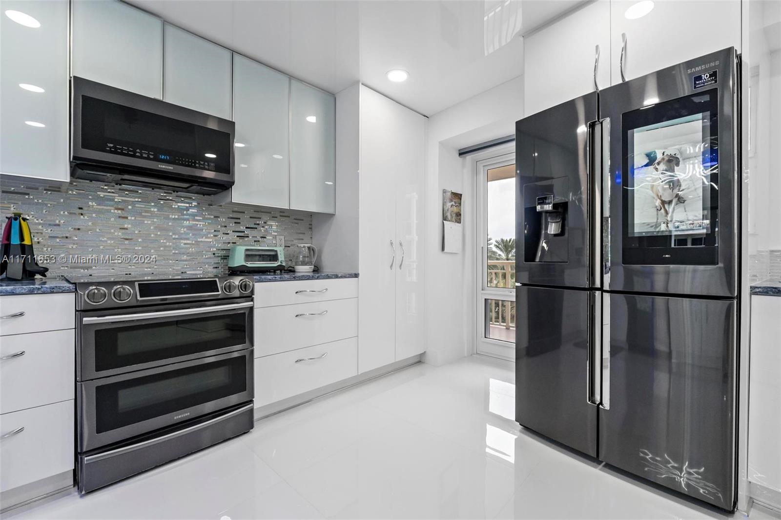 GALLEON CONDO - Residential