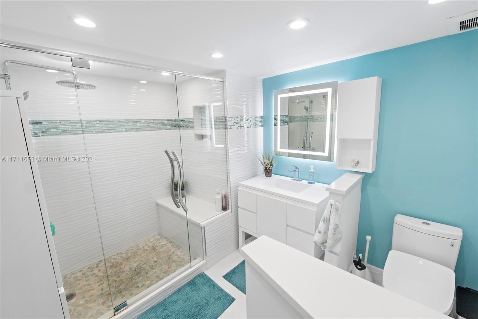 GALLEON CONDO - Residential