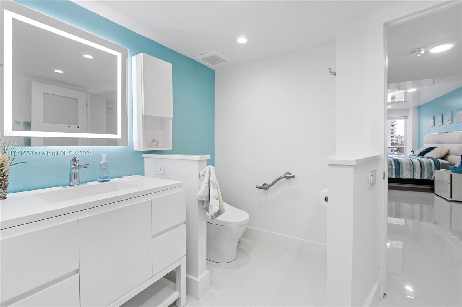 GALLEON CONDO - Residential