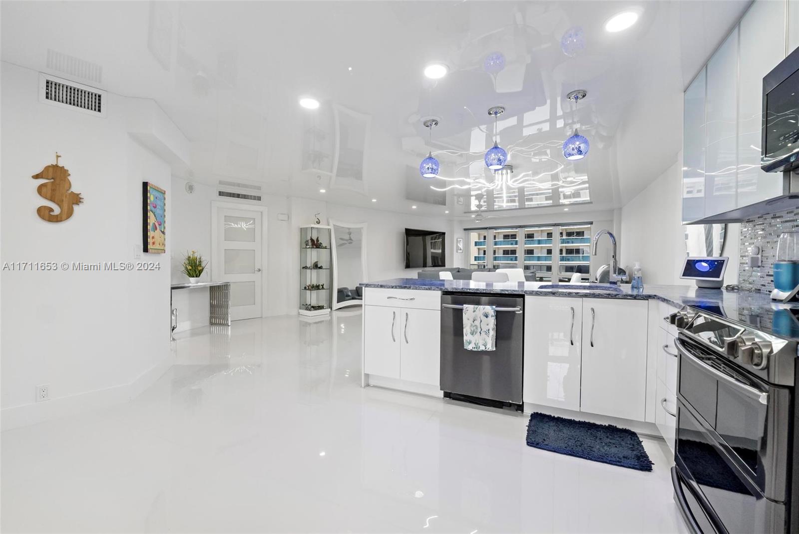 GALLEON CONDO - Residential