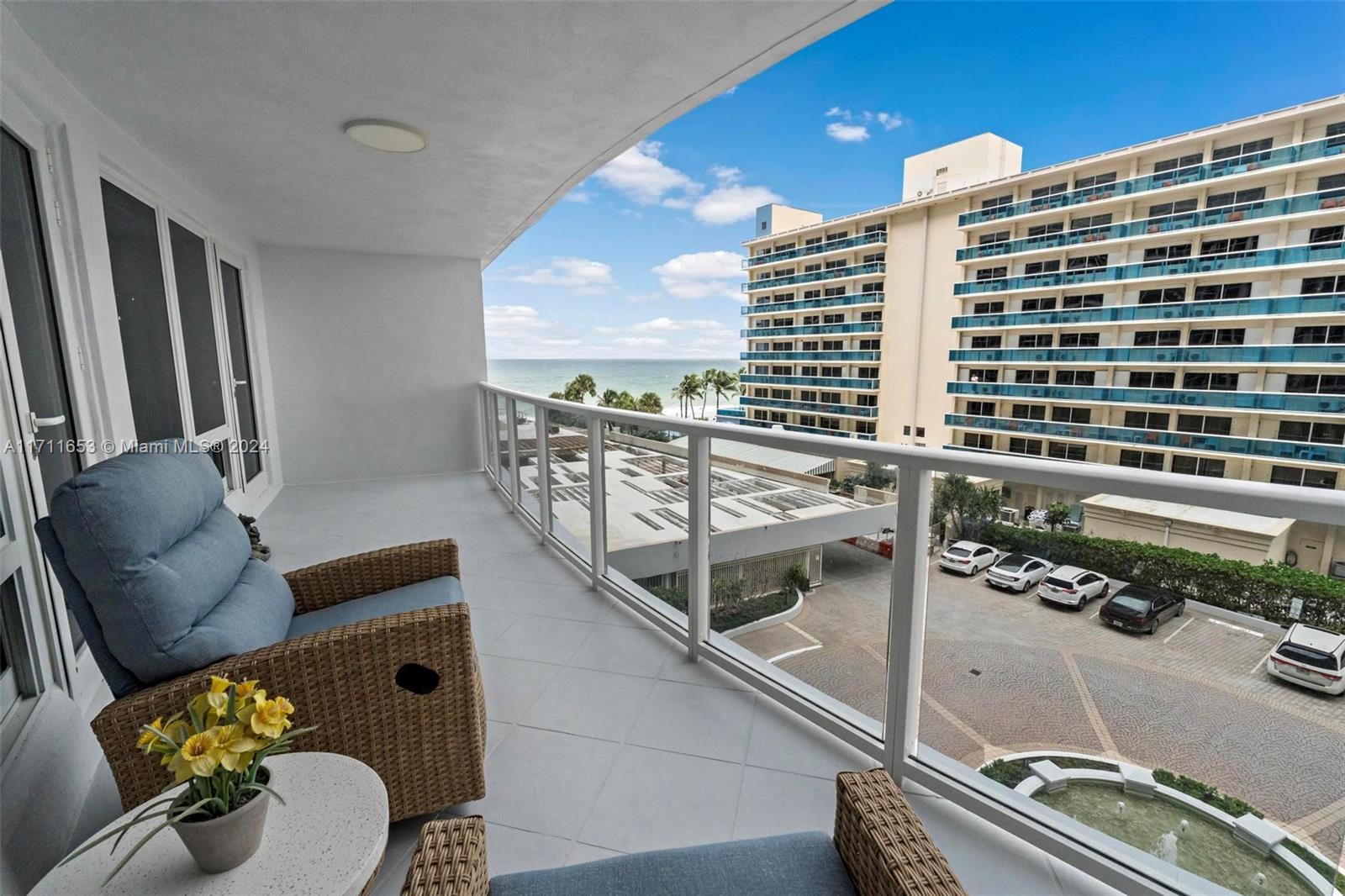 GALLEON CONDO - Residential
