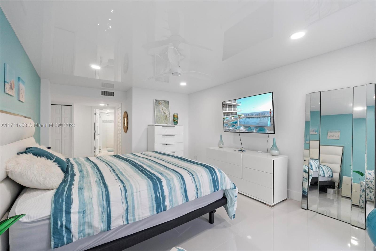 GALLEON CONDO - Residential