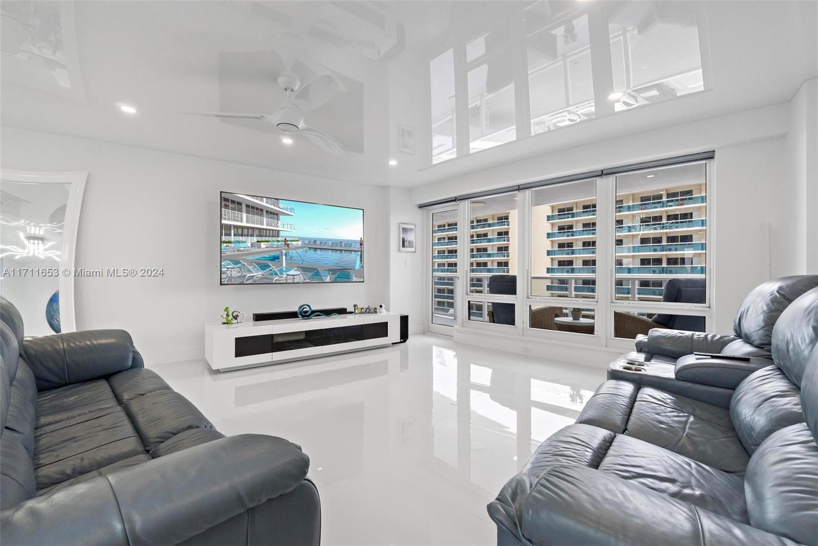 GALLEON CONDO - Residential